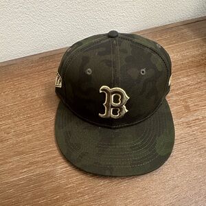 New Boston Red Sox new era camo fitted armed forces hat sz 7 1/8